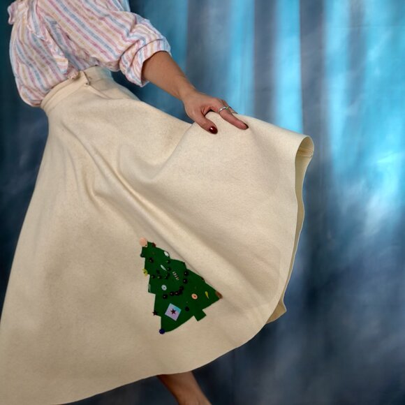 Vintage Cream Felt Poodle Skirt for Xmas - Picture 11 of 11